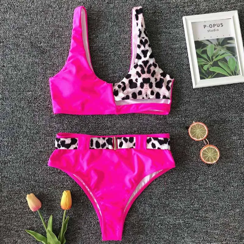 Retro Vintage Leopard Swimsuit 2021 High Waist Bikini Female Sexy Belt Swimwear Women Bathing Suit Patchwork Summer Swim Suit
Retro Vintage Leopard Swimsuit 2021 High Waist Bikini Female Sexy Belt Swimwear Women Bathing Suit Patchwork Summer Swim Suit
