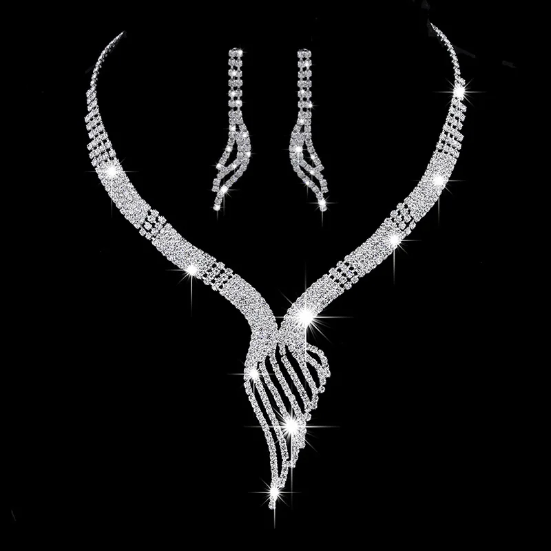 GU200 Hollow Twisted Set Romantic Bride Crystal Wedding Set Necklace Earrings 2-Piece Set
GU200 Hollow Twisted Set Romantic Bride Crystal Wedding Set Necklace Earrings 2-Piece Set