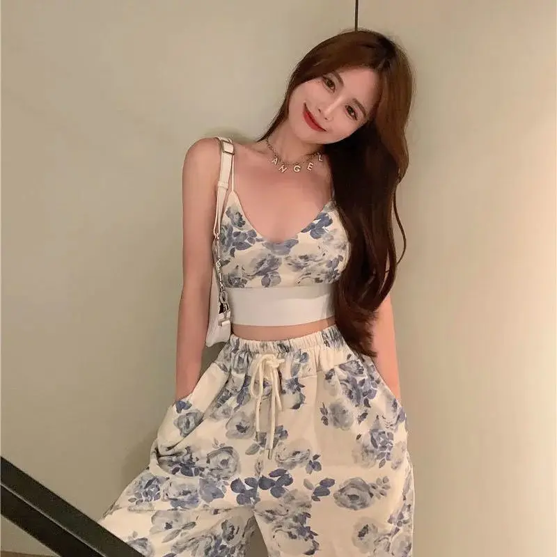 Hot Girls Summer 2021 New Suspender Vest with Leggings Printed Temperament Sexy Two-piece Suit Women
Hot Girls Summer 2021 New Suspender Vest with Leggings Printed Temperament Sexy Two-piece Suit Women