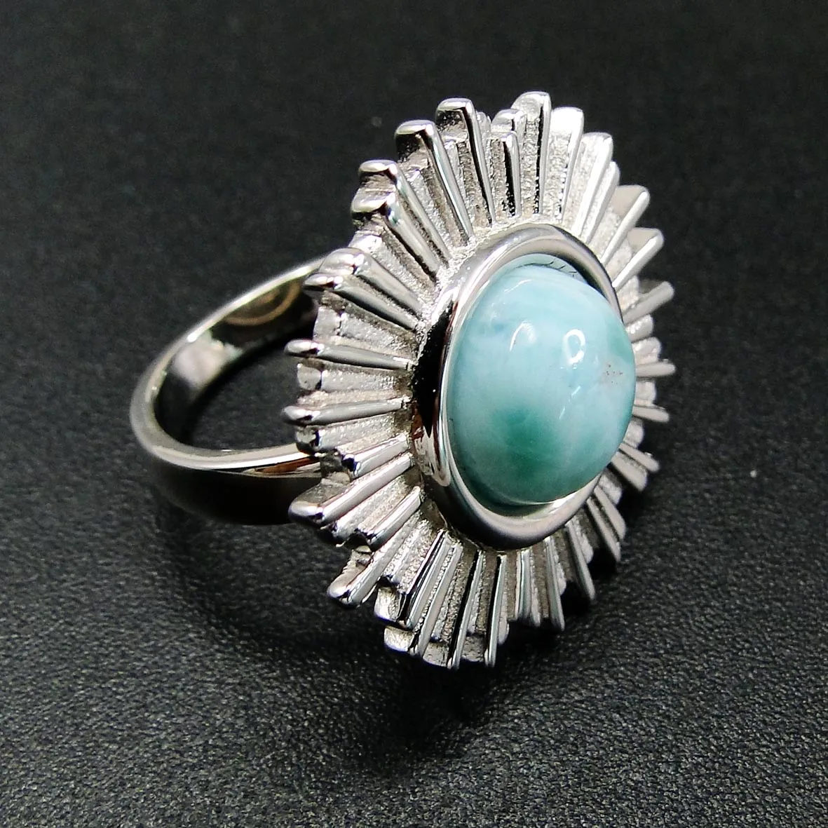 Hot Selling Natural Dominica Larimar Ring 925 Sterling Silver Larimar Women Jewelry For Gift / Engagement / Wedding / Party Ring
Hot Selling Natural Dominica Larimar Ring 925 Sterling Silver Larimar Women Jewelry For Gift / Engagement / Wedding / Party Ring