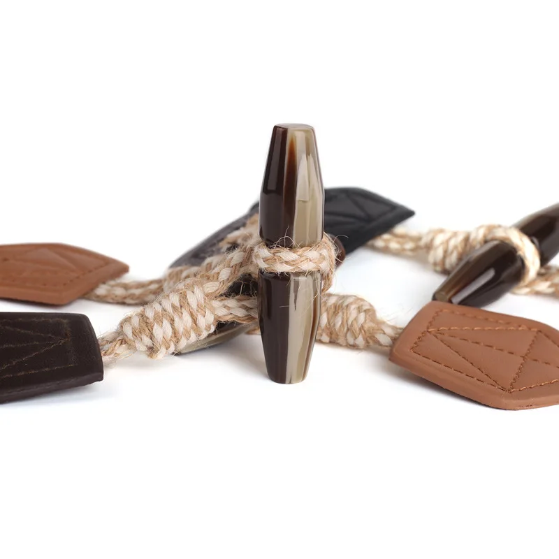 Vintage Hemp rope Leather horn Toggle Button Closure for Craft Coat Jacket Coat Sewing DIY Apparel Accessories 10PCS
Vintage Hemp rope Leather horn Toggle Button Closure for Craft Coat Jacket Coat Sewing DIY Apparel Accessories 10PCS