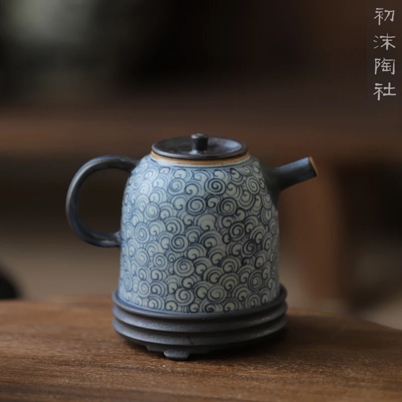 ★beginning of the jingdezhen ceramic tea set household porcelain teapot coarse pottery teapot han priests pot by hand
★beginning of the jingdezhen ceramic tea set household porcelain teapot coarse pottery teapot han priests pot by hand