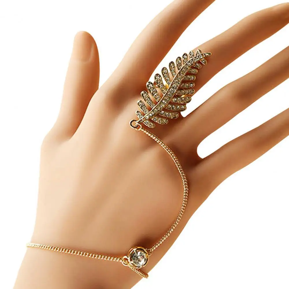 Красивый блестящий регулируемый браслет на палец для Дня Святого Валентина
Красивый блестящий регулируемый браслет на палец для Дня Святого Валентина