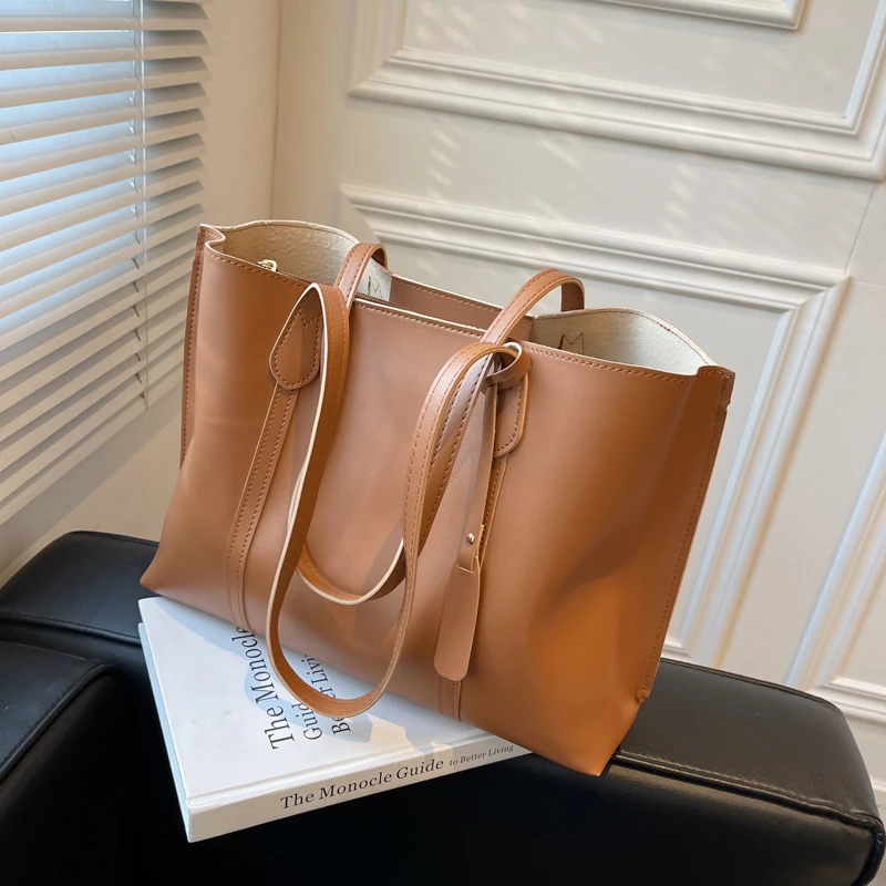 Fashion Soft Leather Shoulder Women's Bag 2021 New Luxury Design Outdoor Travel Handbags Brand Crossbody Bags Handbag Tote Sac
Fashion Soft Leather Shoulder Women's Bag 2021 New Luxury Design Outdoor Travel Handbags Brand Crossbody Bags Handbag Tote Sac