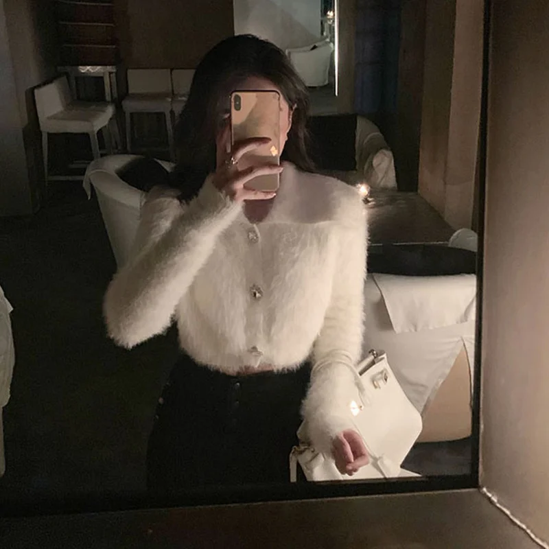 Fashion Short Faux Mink Velvet Sweater Women Spring Single-Breasted Knitted Cardigan Coat Elegant Sweaters Jacket Female C6131
Fashion Short Faux Mink Velvet Sweater Women Spring Single-Breasted Knitted Cardigan Coat Elegant Sweaters Jacket Female C6131