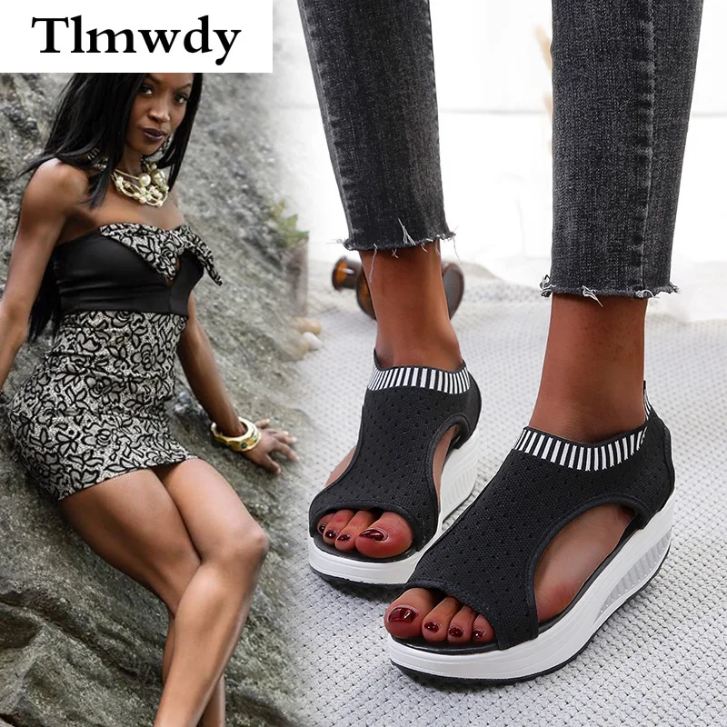 2021 Summer New Women Platform Sandals Fashionable Women Open-toed Leaky Heel Sandals Comfortable for Outer Wear Women Sandals
2021 Summer New Women Platform Sandals Fashionable Women Open-toed Leaky Heel Sandals Comfortable for Outer Wear Women Sandals