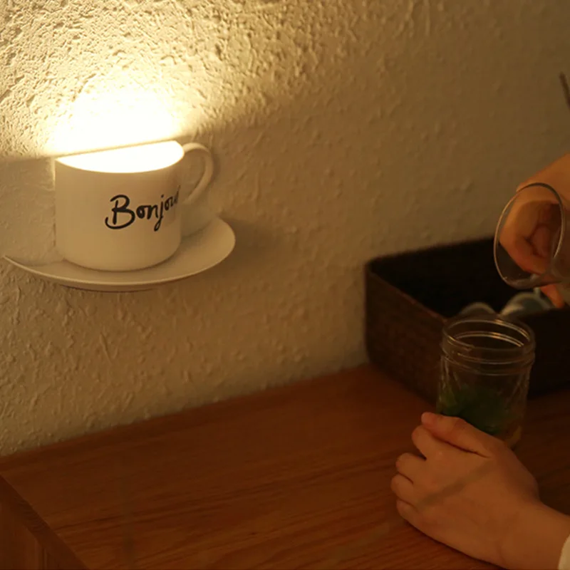 Creative smart night lights new strange LED sound control sensing shiny cup night lamp USB charging doodle decorative wall light
Creative smart night lights new strange LED sound control sensing shiny cup night lamp USB charging doodle decorative wall light
