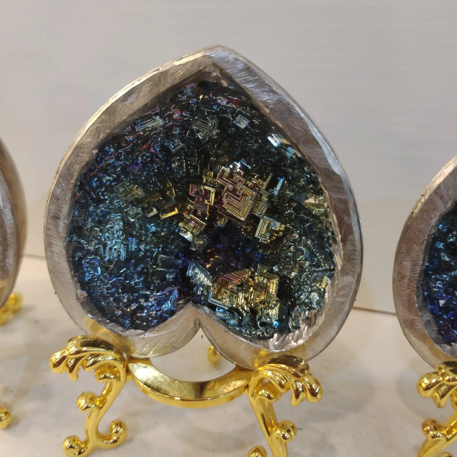 1pcs 8cm heart-shaped 100% Natural Metal Quartz Bismuth ore Quartz Gemstone Reiki Healing Stone Home Decoration Raw Crystals
1pcs 8cm heart-shaped 100% Natural Metal Quartz Bismuth ore Quartz Gemstone Reiki Healing Stone Home Decoration Raw Crystals