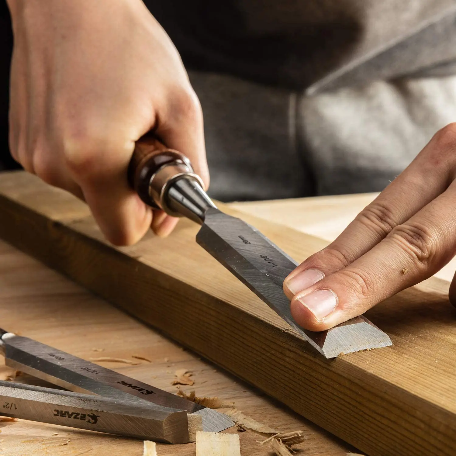EZARC Wood Chisel Tool Sets, 6 Pieces Chrome Vanadium and Hard Ashtree Handle Woodworking Chisel Kit with Premium Wooden Case
EZARC Wood Chisel Tool Sets, 6 Pieces Chrome Vanadium and Hard Ashtree Handle Woodworking Chisel Kit with Premium Wooden Case