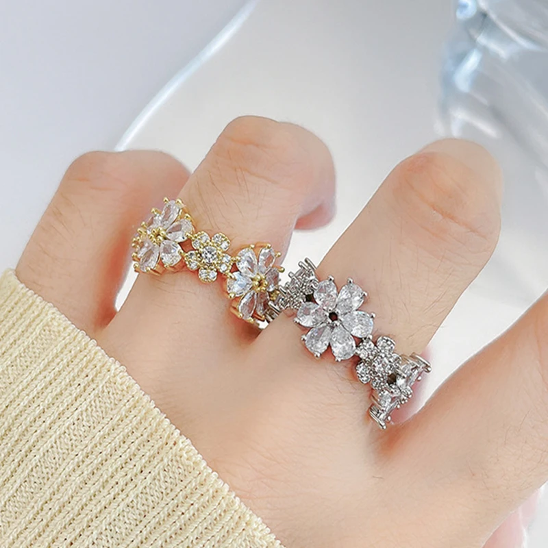 PUNKI Simple Personality Metal Flower Stitching Inlaid Zircon Ring Ladies Fashion Party Jewelry 2021 New Hot Sale
PUNKI Simple Personality Metal Flower Stitching Inlaid Zircon Ring Ladies Fashion Party Jewelry 2021 New Hot Sale