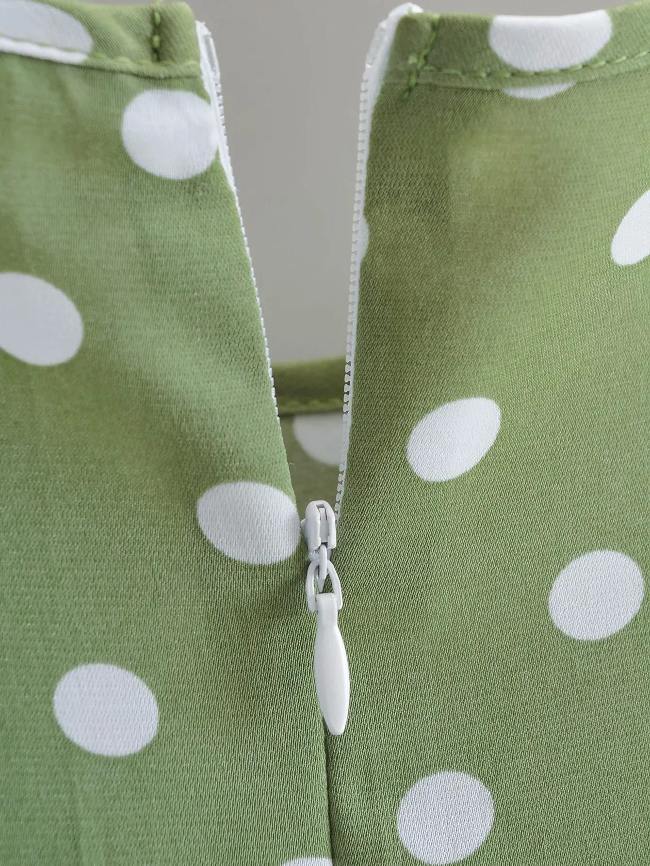 Fashion Women Round Neck Short Sleeve Dress Vintage Sweet Polka Dot Print Slim Fit Back Zipper Chic Female Dresses Vestidos
Fashion Women Round Neck Short Sleeve Dress Vintage Sweet Polka Dot Print Slim Fit Back Zipper Chic Female Dresses Vestidos