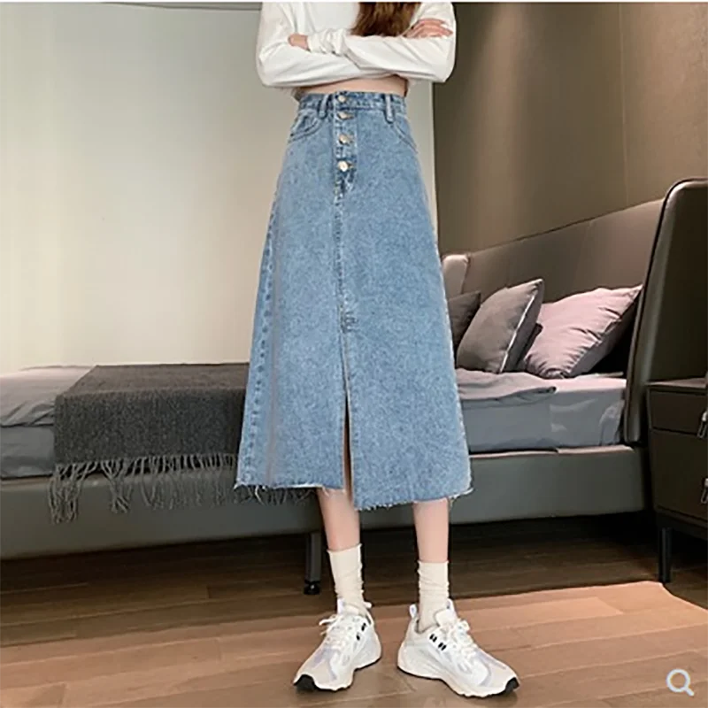 2021 spring and autumn new mid-length solid color skirt a-line retro high waist denim skirt split skirt women
2021 spring and autumn new mid-length solid color skirt a-line retro high waist denim skirt split skirt women