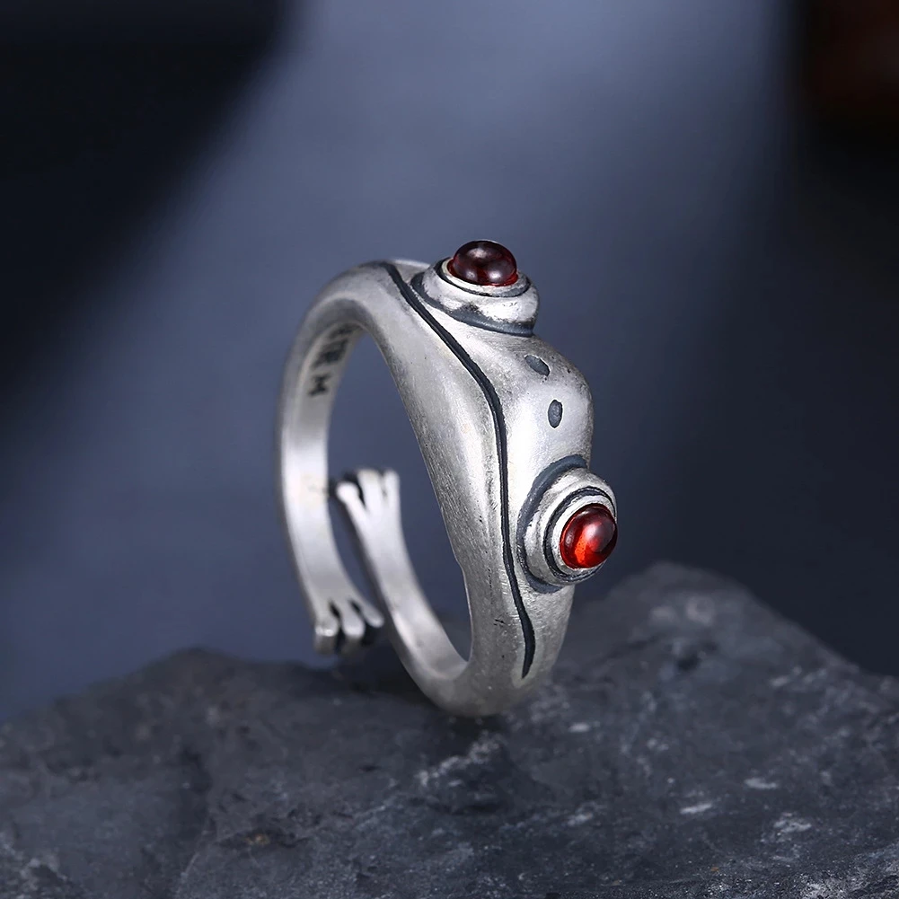 Vintage Red Zircon Inlaid Frog Ring Bohemian Personality Creative Animal Opening Resizable Retro Ring Unisex Female Men's Ring
Vintage Red Zircon Inlaid Frog Ring Bohemian Personality Creative Animal Opening Resizable Retro Ring Unisex Female Men's Ring