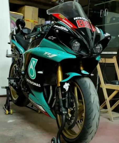 Литья под давлением Новый ABS весь обтекатели комплект подходит для YZF-R1 R1 2007 2008 07 08 Кузов Набор холодных синих тонах + крышки топливного бака
Литья под давлением Новый ABS весь обтекатели комплект подходит для YZF-R1 R1 2007 2008 07 08 Кузов Набор холодных синих тонах + крышки топливного бака