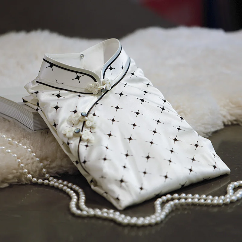 White silk qipao in summer 2021, the new daily modified mulberry silk dress young girl
White silk qipao in summer 2021, the new daily modified mulberry silk dress young girl