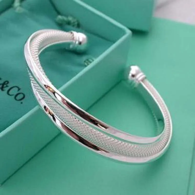Classical Silver Plated Jewelry Bevel Bangle Bracelet Gift for Women Hands Accessories
Classical Silver Plated Jewelry Bevel Bangle Bracelet Gift for Women Hands Accessories