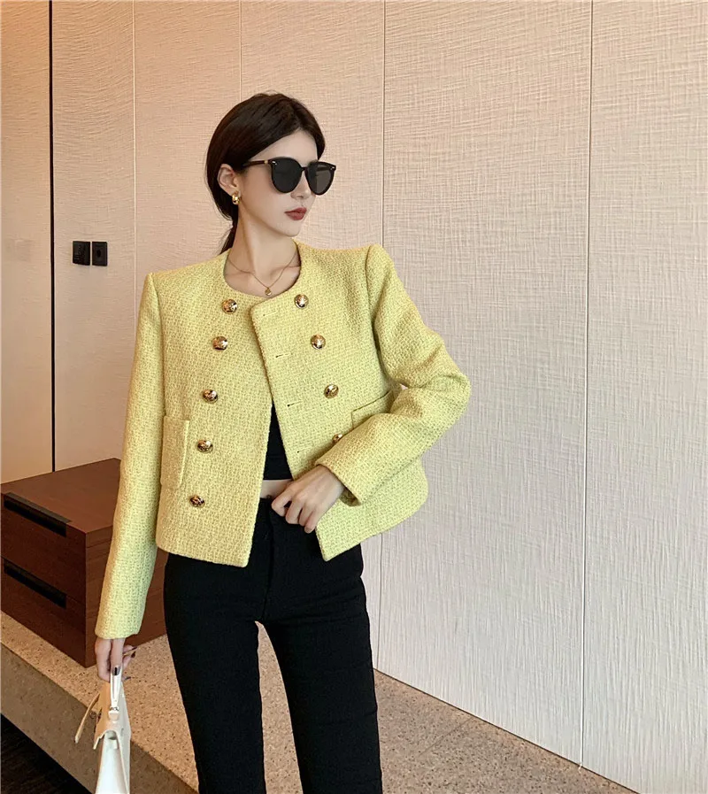 2021 South Korea autumn and winter new yellow small fragrance woven double-breasted short elegant retro temperament jacket
2021 South Korea autumn and winter new yellow small fragrance woven double-breasted short elegant retro temperament jacket