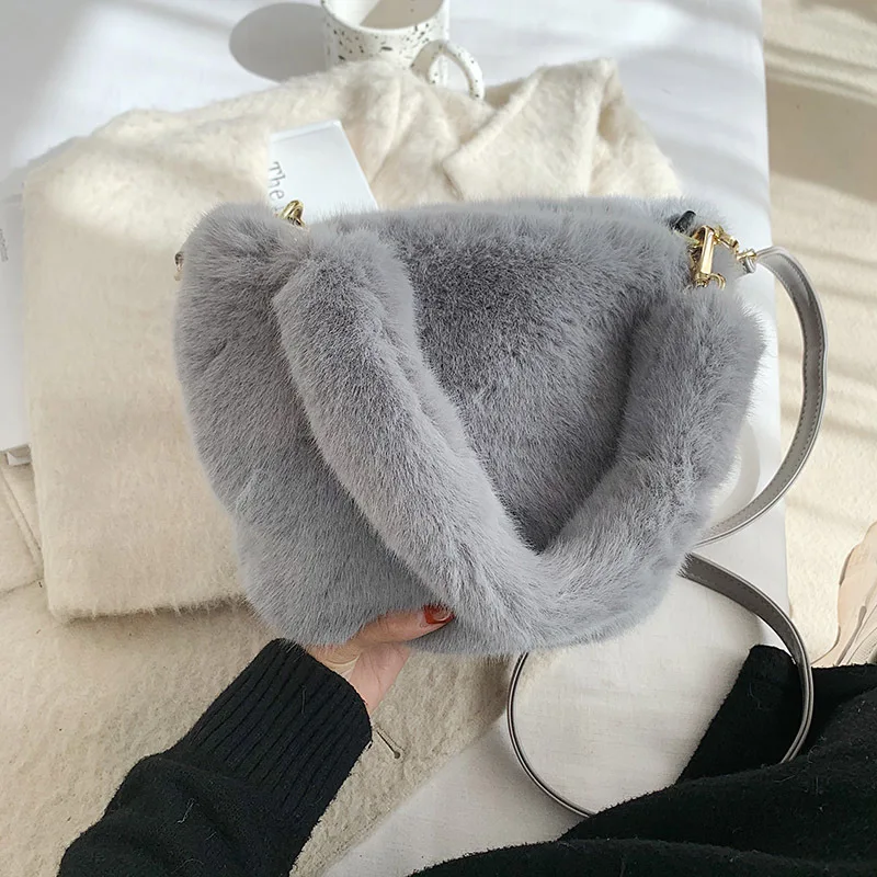 High-quality Net Red Ladies Plush Handbags 2020 New Trendy Fashion All-match Ladies Messenger Bag Korean Fashion Shoulder Bag
High-quality Net Red Ladies Plush Handbags 2020 New Trendy Fashion All-match Ladies Messenger Bag Korean Fashion Shoulder Bag
