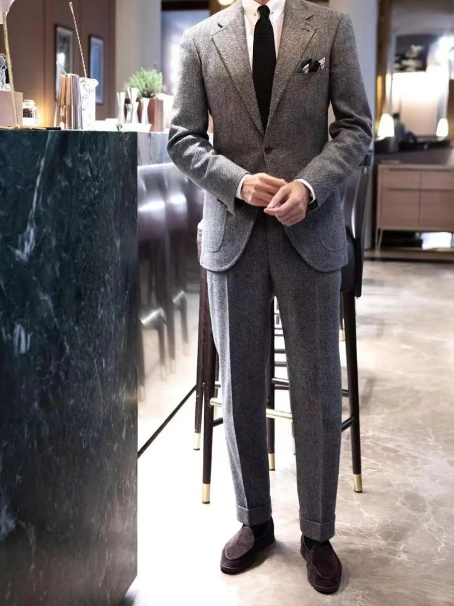 Fall / winter British Vintage Wool Paris button pants herringbone tweed tweed slim and thickened casual pants for men 4XL
Fall / winter British Vintage Wool Paris button pants herringbone tweed tweed slim and thickened casual pants for men 4XL