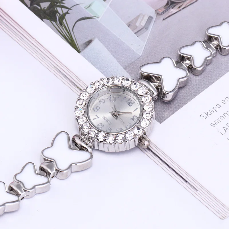 Fashion trend women versatile butterfly oil dripping white with diamond oil dripping Bracelet Watch personality student Watches
Fashion trend women versatile butterfly oil dripping white with diamond oil dripping Bracelet Watch personality student Watches