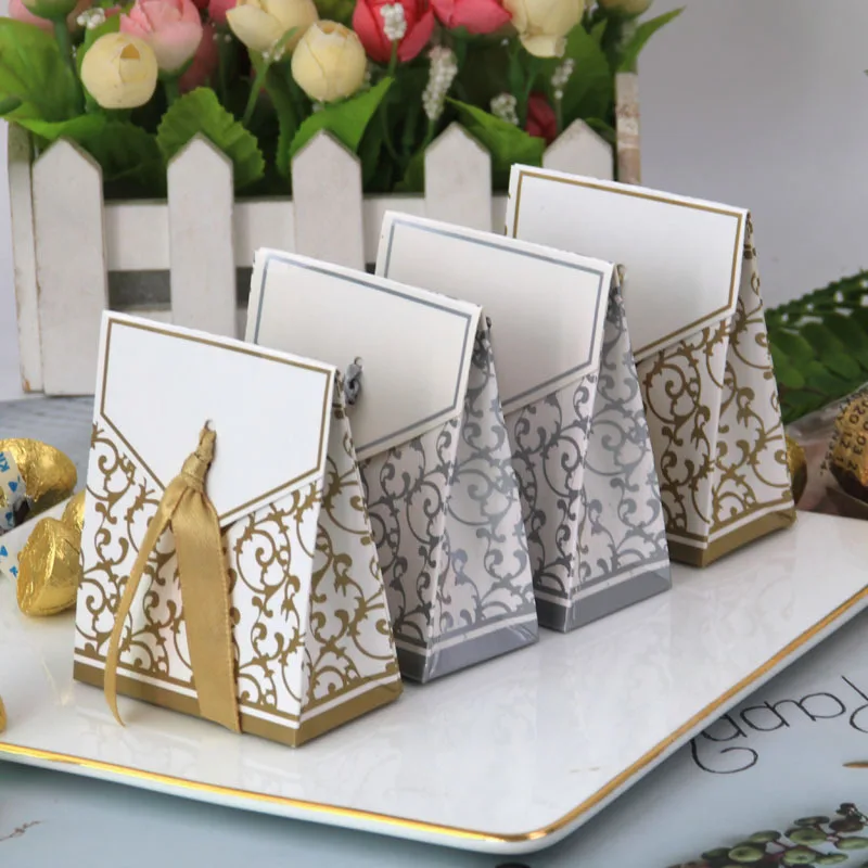 25/50/100pcs Gold and Silver Pattern Paper Box Gift Bag Wedding Party Holiday Decoration Gift Bag Baking Biscuit Snack Candy Bag
25/50/100pcs Gold and Silver Pattern Paper Box Gift Bag Wedding Party Holiday Decoration Gift Bag Baking Biscuit Snack Candy Bag