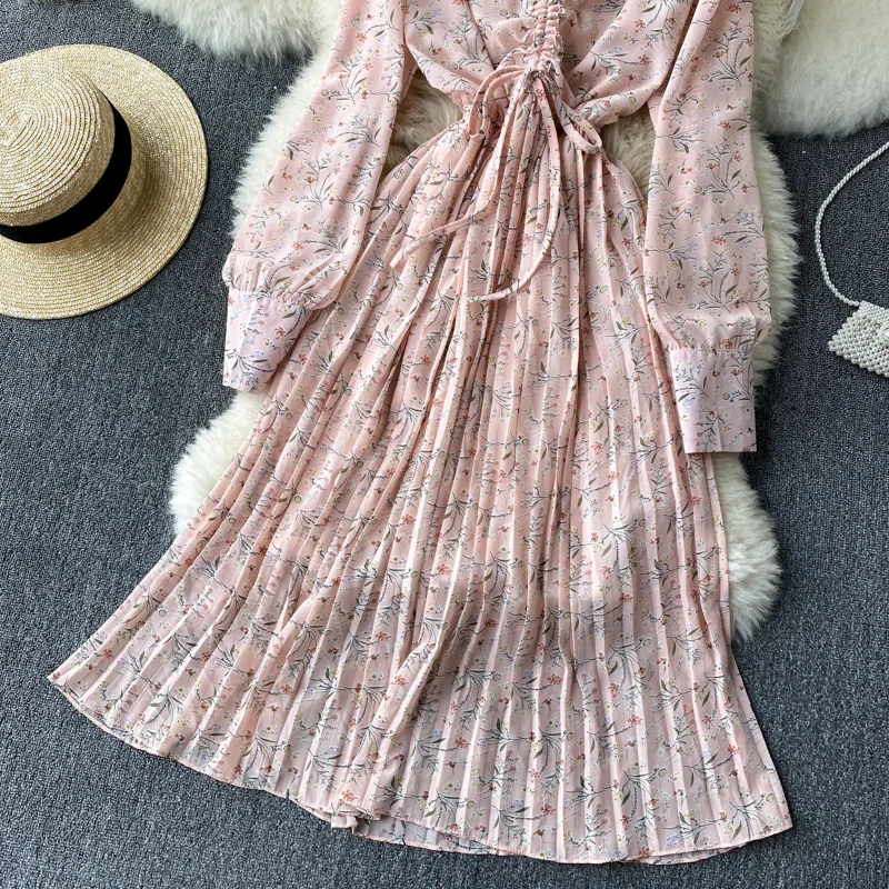 Vintage Floral Printed Drawstring Chiffon Pleated Dress Women Sexy V-Neck Long Sleeve Draped Midi Vestidos Spring Autumn 2021
Vintage Floral Printed Drawstring Chiffon Pleated Dress Women Sexy V-Neck Long Sleeve Draped Midi Vestidos Spring Autumn 2021