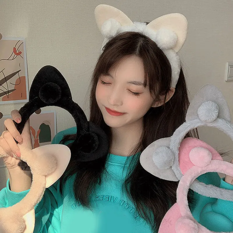 New Cute Plush Cat Ear Hair Band Girly Heart Style Hairpin Women All-match Headdress Autumn Winter Headbands For Ladies
New Cute Plush Cat Ear Hair Band Girly Heart Style Hairpin Women All-match Headdress Autumn Winter Headbands For Ladies