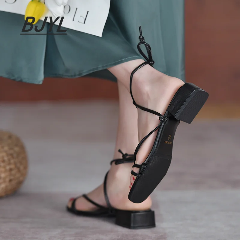 Thick-heel holiday style cross strap sandals female summer 2021 popular new Korean student fashion mid-heel Roman women's shoes
Thick-heel holiday style cross strap sandals female summer 2021 popular new Korean student fashion mid-heel Roman women's shoes