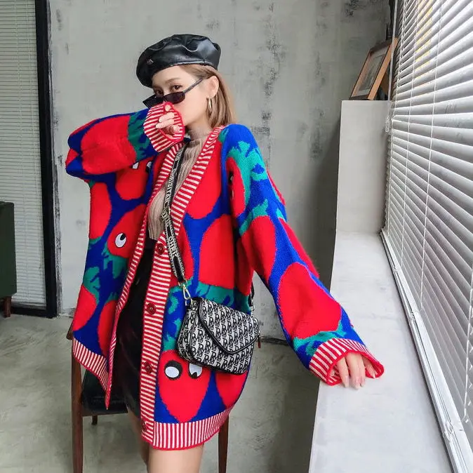 Strawberry cardigan sweater, suitable for women, loose jacket and outdoor style, sweater feel design, fashion, new style
Strawberry cardigan sweater, suitable for women, loose jacket and outdoor style, sweater feel design, fashion, new style