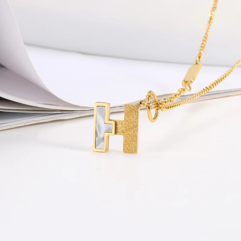 Creative Frosted H Letters Pendants Necklaces Women's Zircon Hip Hop Jewelry With Stainless Steel Chain Party Wedding Gift
Creative Frosted H Letters Pendants Necklaces Women's Zircon Hip Hop Jewelry With Stainless Steel Chain Party Wedding Gift