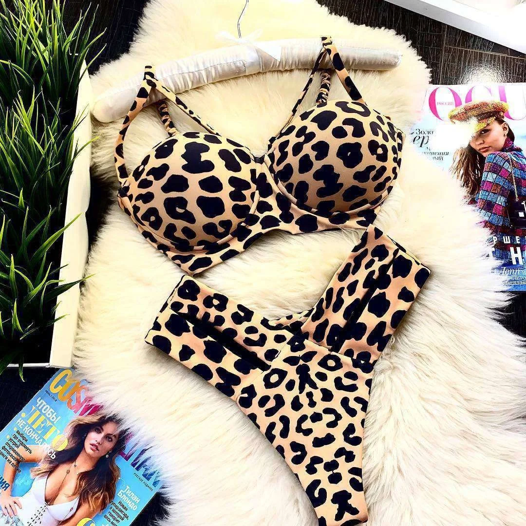 Women's Swimwear Sexy V Neck Bikini Set Beachwear Bikini Two Piece Set Summer Swimsuit Fashion Solid Color 2021
Women's Swimwear Sexy V Neck Bikini Set Beachwear Bikini Two Piece Set Summer Swimsuit Fashion Solid Color 2021