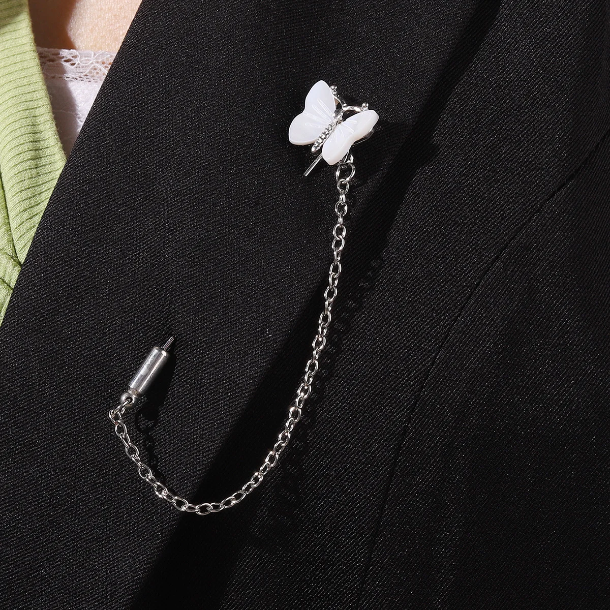 White Butterfly Chain Enamel Pins Custom Suit Accessories Brooch Lapel Badge Bag Grace Jewelry Gift for Friend
White Butterfly Chain Enamel Pins Custom Suit Accessories Brooch Lapel Badge Bag Grace Jewelry Gift for Friend