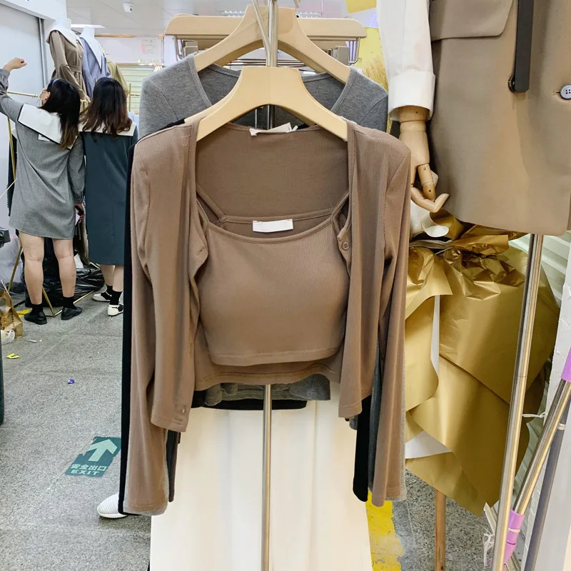2021 Early Autumn New Women's Korean Fan Wild Cardigan Jacket Ladies + Sling Shoulder Pad Two-piece Suit Sweatshirt Women
2021 Early Autumn New Women's Korean Fan Wild Cardigan Jacket Ladies + Sling Shoulder Pad Two-piece Suit Sweatshirt Women