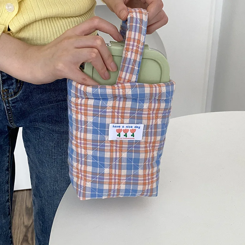 Vintage Floral Women Clutch Purse Handbags Colorful Plaid Ladies Water Bottle Bag Retro Design Female Storage Shoulder Bags
Vintage Floral Women Clutch Purse Handbags Colorful Plaid Ladies Water Bottle Bag Retro Design Female Storage Shoulder Bags
