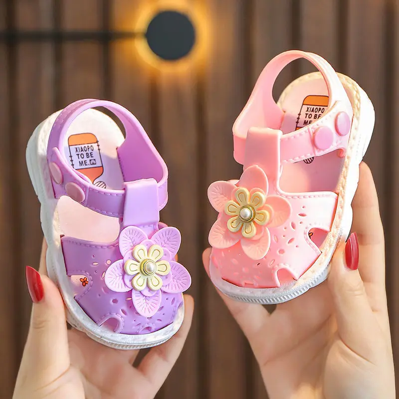Summer children's Baotou soft bottom new little girl princess shoes infant baby toddler shoes
Summer children's Baotou soft bottom new little girl princess shoes infant baby toddler shoes
