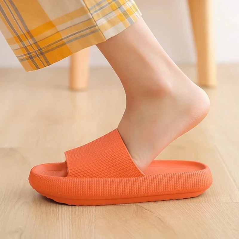 2021 Thick Sole Home Women Slippers 4cm Heel Couples Platform Flat Shoes Non-slip EVA Living Room Indoor Slides Ladies Slippers
2021 Thick Sole Home Women Slippers 4cm Heel Couples Platform Flat Shoes Non-slip EVA Living Room Indoor Slides Ladies Slippers