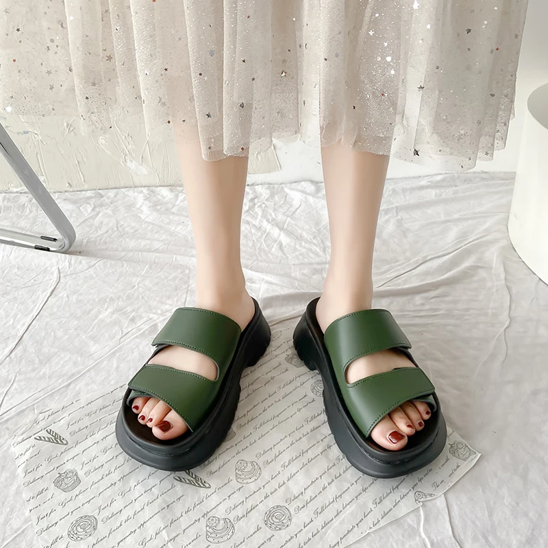 Shoes House Slippers Platform Luxury Slides Med Summer Clogs Woman Pantofle Designer Flat Beach 2021 Rome PU Fabric Basic
Shoes House Slippers Platform Luxury Slides Med Summer Clogs Woman Pantofle Designer Flat Beach 2021 Rome PU Fabric Basic