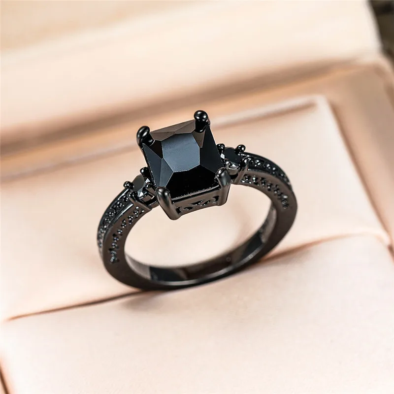 Vintage Black Zircon Rectangle Stone Rings For Women Black Gold Filled Crystal Ring Female Luxury Wedding Jewelry Finger Bands
Vintage Black Zircon Rectangle Stone Rings For Women Black Gold Filled Crystal Ring Female Luxury Wedding Jewelry Finger Bands