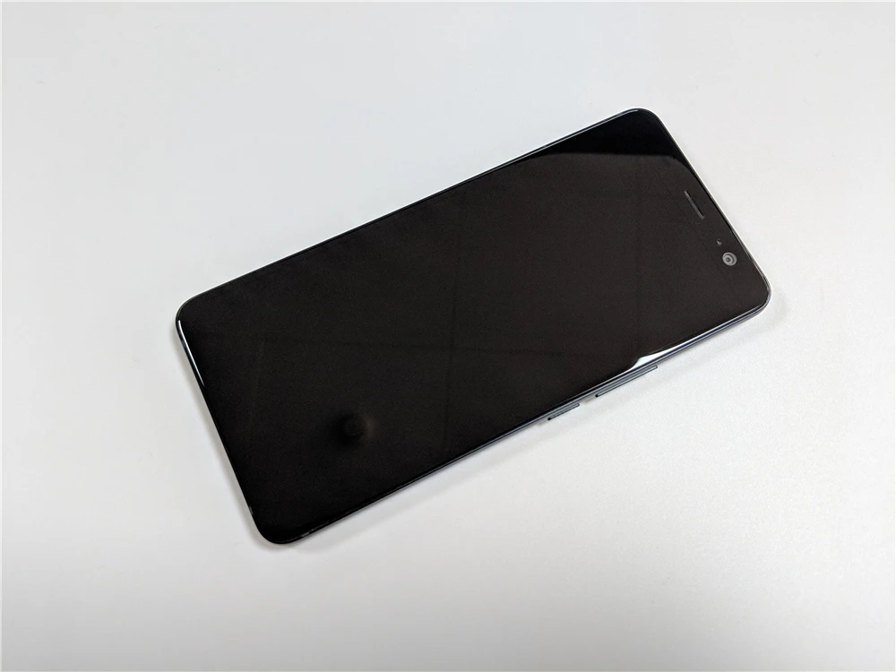 HTC U11 + смартфон с 5 5-дюймовым дисплеем восьмиядерным процессором ОЗУ 6 ГБ ПЗУ 0 12 МП
