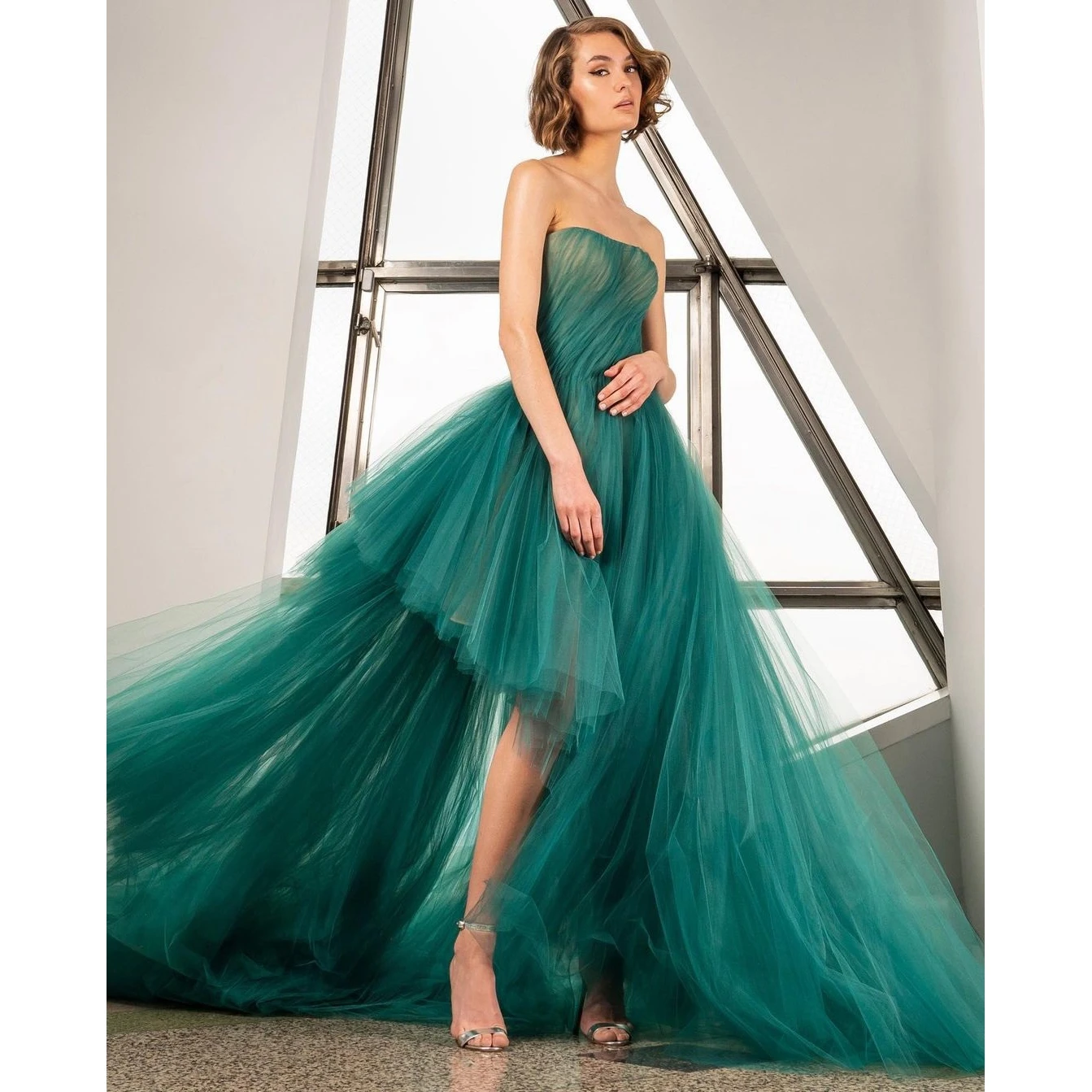 Pretty Elegant Prom Dresses Long Strapless Sleeveless Tiered Tulle Ball Gown Women Formal Dress Party Night Gowns Custom Made
Pretty Elegant Prom Dresses Long Strapless Sleeveless Tiered Tulle Ball Gown Women Formal Dress Party Night Gowns Custom Made