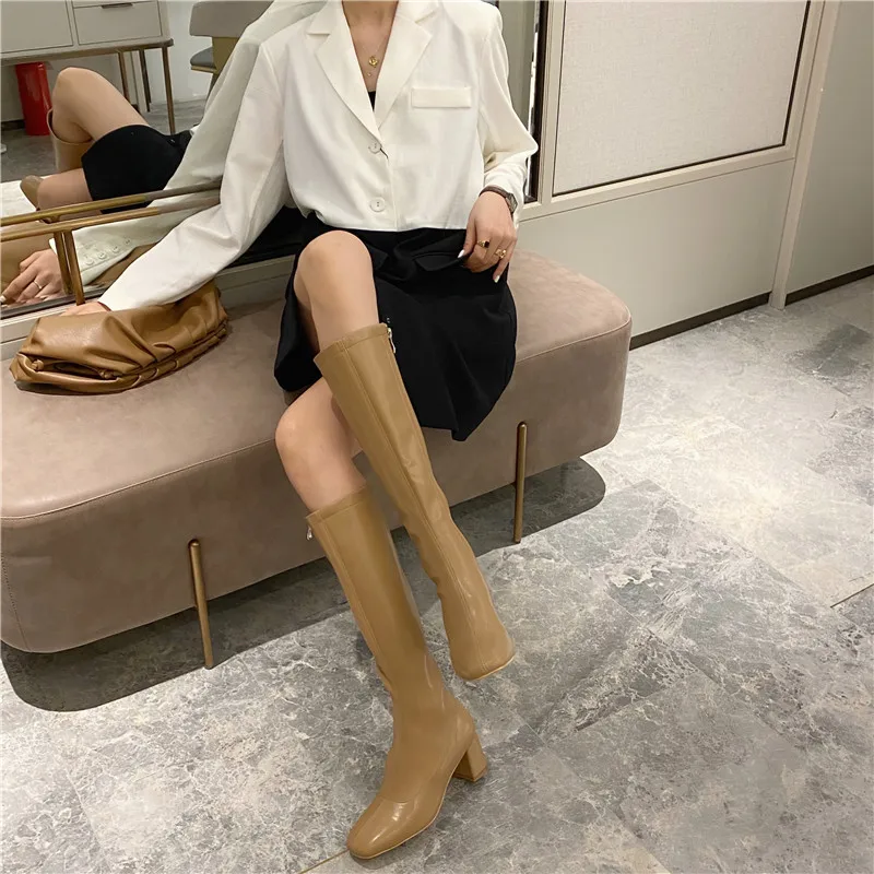 2020 Winter Trending Women Knee High Fur Boots Square High Heels Beige Boots Square Toe Zippers Apricot Boots Ladies Party Shoes
2020 Winter Trending Women Knee High Fur Boots Square High Heels Beige Boots Square Toe Zippers Apricot Boots Ladies Party Shoes