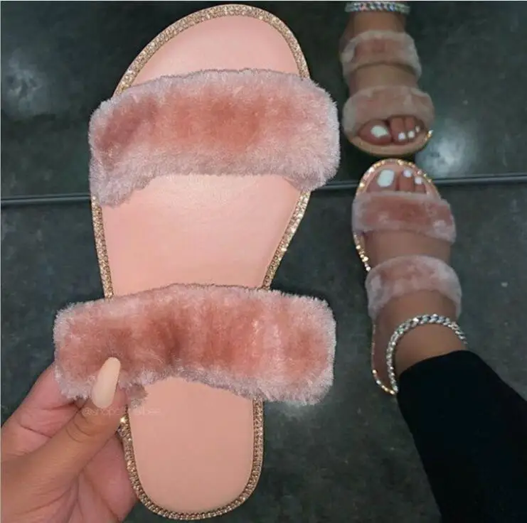 New 2020 autumn winter fox hair soft Double layer smooth flat rhinestone casual all-match our slippers outdoor women sandals
New 2020 autumn winter fox hair soft Double layer smooth flat rhinestone casual all-match our slippers outdoor women sandals