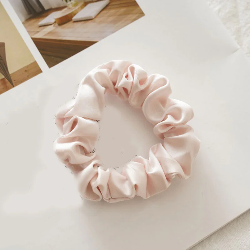 Set Artificial Silk Hair Scrunchies Solid Color Elegant Silk Velvet Elastic Hair Bands Ponytail Holder Hair Accessory Wholesale
Set Artificial Silk Hair Scrunchies Solid Color Elegant Silk Velvet Elastic Hair Bands Ponytail Holder Hair Accessory Wholesale