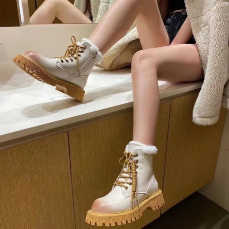 2021 Women Boots Winter New Fashion Brand Plush Snow Boots Lady Shoes Female Brand Warm Black Shoes Fur Black Boots Back Straps
2021 Women Boots Winter New Fashion Brand Plush Snow Boots Lady Shoes Female Brand Warm Black Shoes Fur Black Boots Back Straps