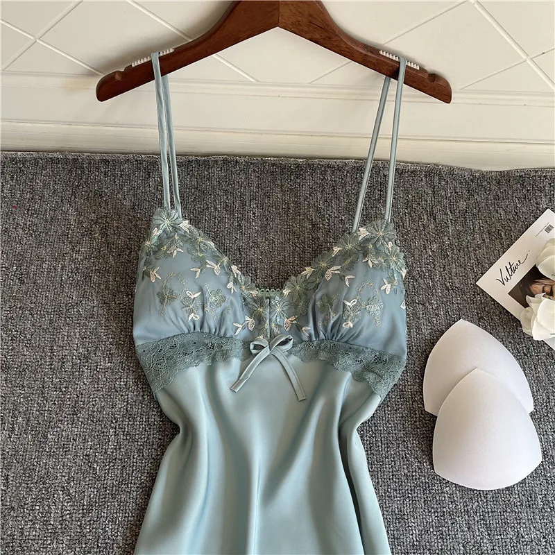 2021 New Women Sexy Deep V Lingerie Silk Nightgown Dress Lace Night Dress Sleepwear Nightie Satin Homewear Chest Pad Nightwear
2021 New Women Sexy Deep V Lingerie Silk Nightgown Dress Lace Night Dress Sleepwear Nightie Satin Homewear Chest Pad Nightwear