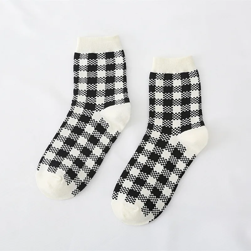 Autumn and Winter Cotton Plaid Leisure College All-match Japanese Mid-length Tube Female Socks
Autumn and Winter Cotton Plaid Leisure College All-match Japanese Mid-length Tube Female Socks