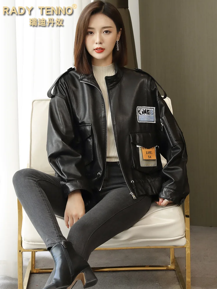 Black Leather Jacket Women's 2021 autumn new sheepskin stand collar loose asymmetric short leather jacket
Black Leather Jacket Women's 2021 autumn new sheepskin stand collar loose asymmetric short leather jacket