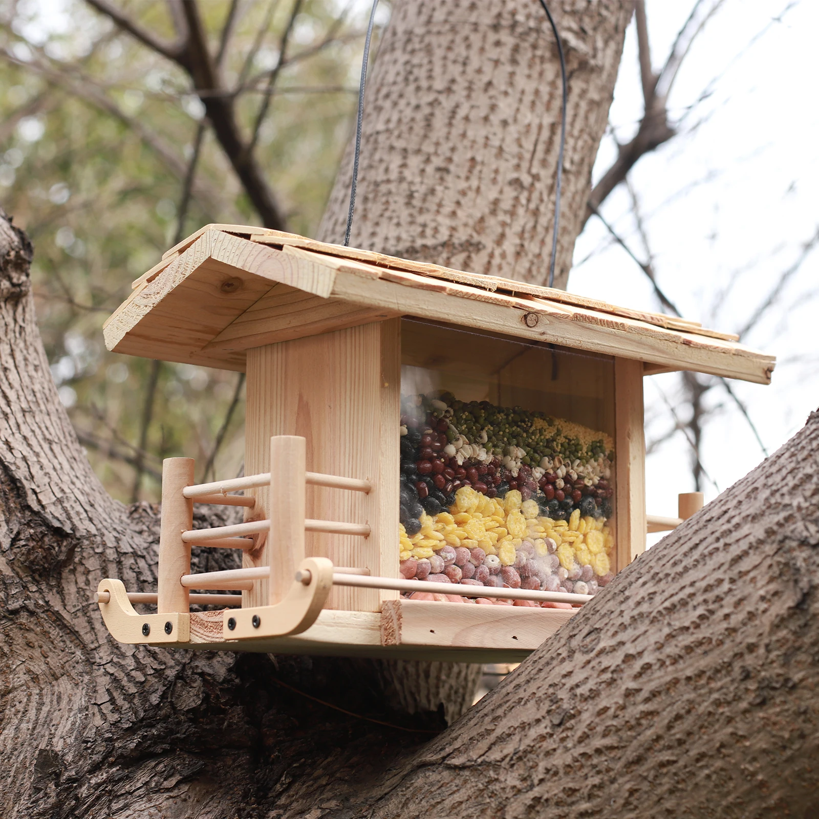 Wooden Bird Feeder House Birdhouse Hanging Nest Feeder With Roof Home Garden Yard Decoration Outdoor Pet Decors Hanging Feeders 
Wooden Bird Feeder House Birdhouse Hanging Nest Feeder With Roof Home Garden Yard Decoration Outdoor Pet Decors Hanging Feeders