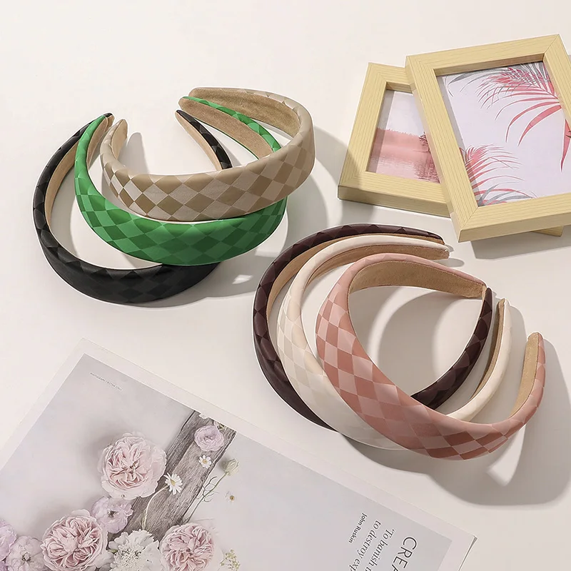 New Faux Leather Hairbands Solid Simple 3cm Width PU Leathers Women Headbands Fashion Sponge Padded Wide Hair Hoops Headwear
New Faux Leather Hairbands Solid Simple 3cm Width PU Leathers Women Headbands Fashion Sponge Padded Wide Hair Hoops Headwear