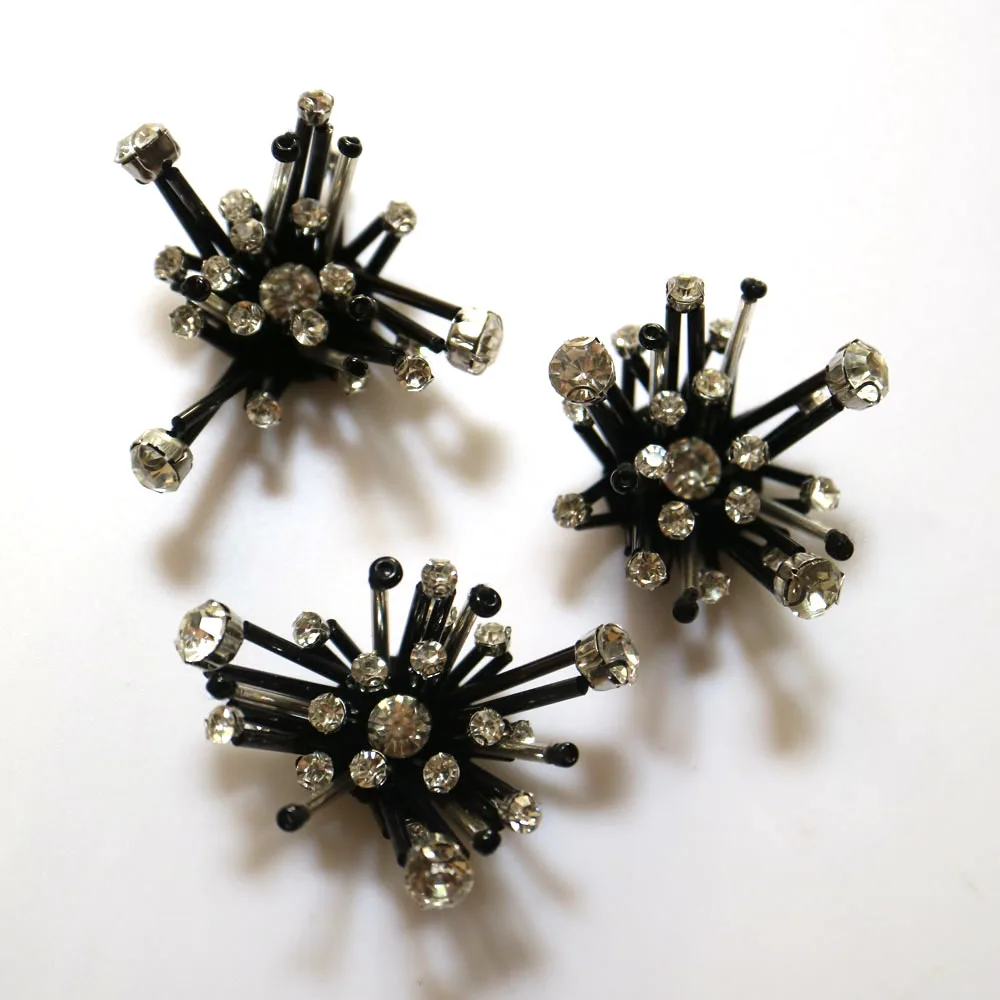 3pc/lot Fashion rhinestone beaded Patches for clothes Sew on sequin black parch badge Applique embroidered parches bordados para 
3pc/lot Fashion rhinestone beaded Patches for clothes Sew on sequin black parch badge Applique embroidered parches bordados para